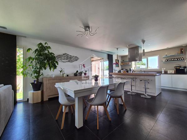 À vendre à Pollestres : Villa 3 faces - 3 chambres - Jardin - Piscine
