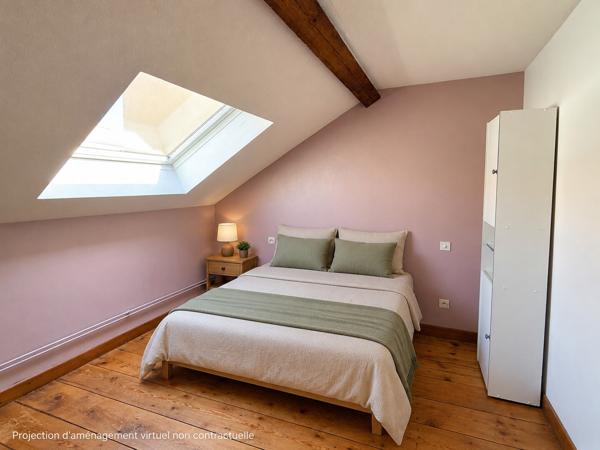 Appartement avec poutres apparentes – 2 chambres, tram à 150 m