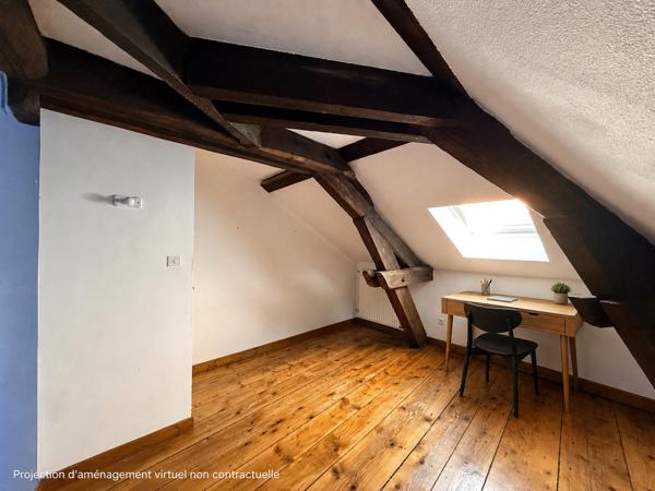 Appartement avec poutres apparentes – 2 chambres, tram à 150 m