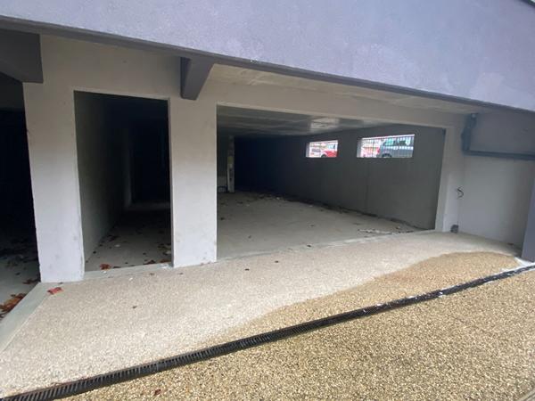 Local commercial centre village Attignat 55.64 m2