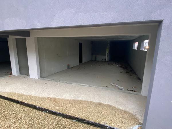 Local commercial centre village Attignat 55.64 m2