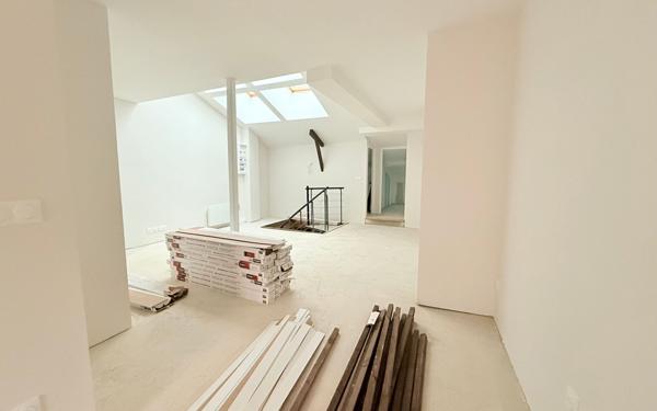 Immeuble à vendre    4 pièces •  Aire-sur-l'Adour