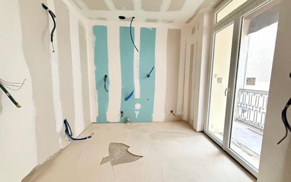 Immeuble à vendre    4 pièces •  Aire-sur-l'Adour