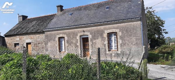 Maison de type Penty 
Rdc : cuis, ch, sde avec W.C.; Grenier
Dépendance et jardin