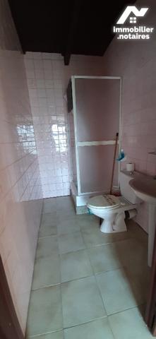 Maison de type Penty 
Rdc : cuis, ch, sde avec W.C.; Grenier
Dépendance et jardin