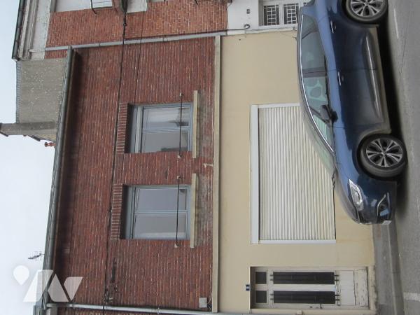 Maison mitoyenne de 109 m2, 3 chambres à rénover