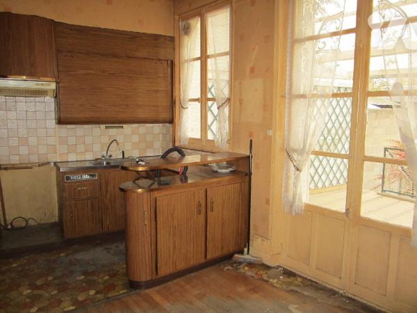 Maison mitoyenne de 109 m2, 3 chambres à rénover