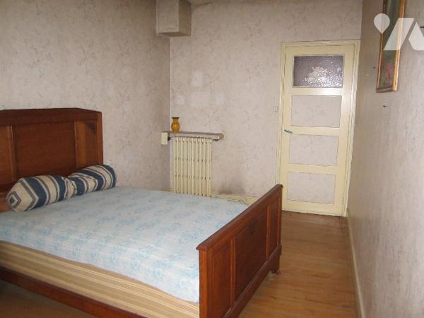 Maison mitoyenne de 109 m2, 3 chambres à rénover