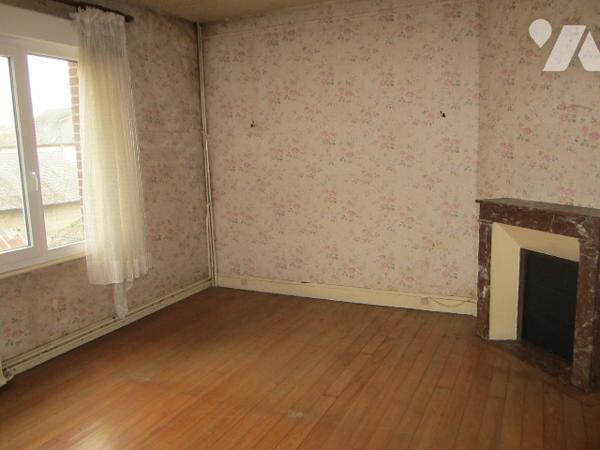 Maison mitoyenne de 109 m2, 3 chambres à rénover