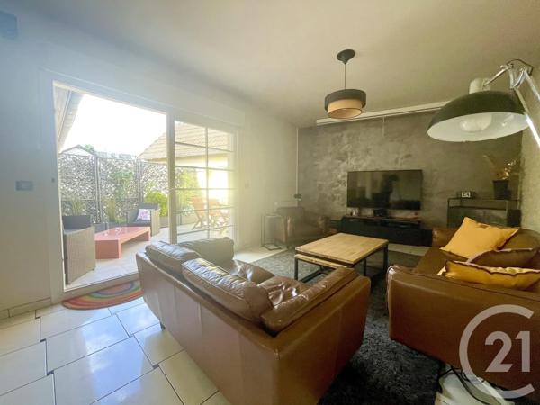Maison à vendre  9 pièces - 197,70 m 2   LIVRY GARGAN  - 93