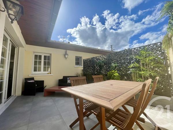 Maison à vendre  9 pièces - 197,70 m 2   LIVRY GARGAN  - 93