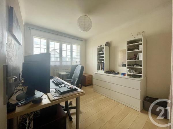 Maison à vendre  9 pièces - 197,70 m 2   LIVRY GARGAN  - 93