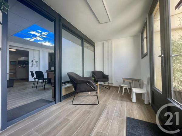 Maison à vendre  9 pièces - 197,70 m 2   LIVRY GARGAN  - 93