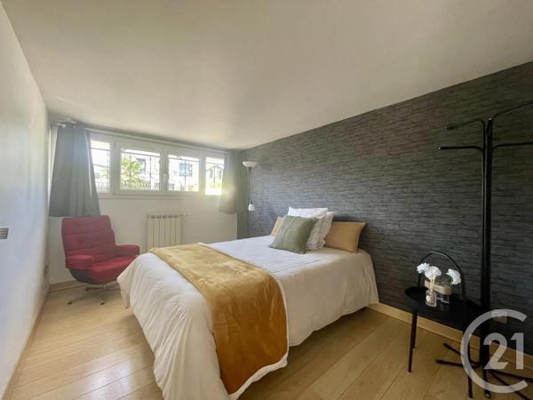 Maison à vendre  9 pièces - 197,70 m 2   LIVRY GARGAN  - 93