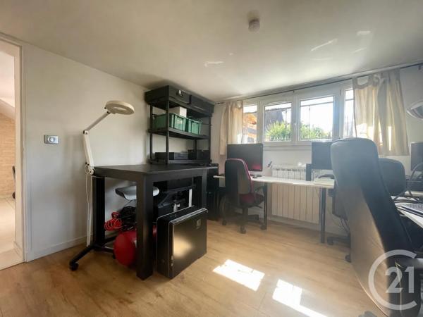 Maison à vendre  9 pièces - 197,70 m 2   LIVRY GARGAN  - 93