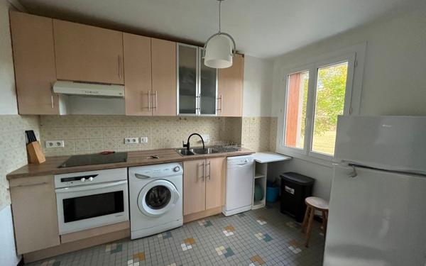 Appartement à louer    2 pièces • 41 m2 Saint-Étienne-du-Valdonnez