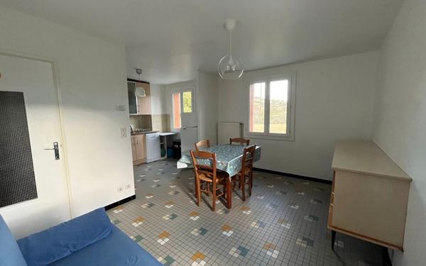 Appartement à louer    2 pièces • 41 m2 Saint-Étienne-du-Valdonnez