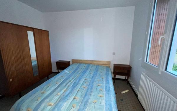 Appartement à louer    2 pièces • 41 m2 Saint-Étienne-du-Valdonnez