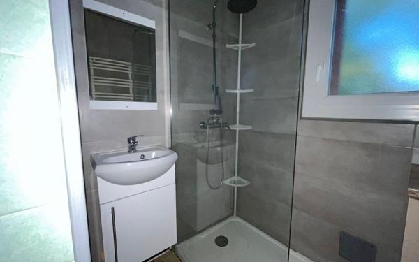 Appartement à louer    2 pièces • 41 m2 Saint-Étienne-du-Valdonnez