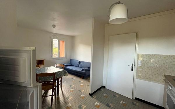 Appartement à louer    2 pièces • 41 m2 Saint-Étienne-du-Valdonnez