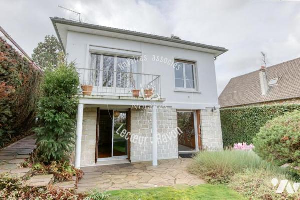 Maison familiale avec jardin, proche gare de Louveciennes