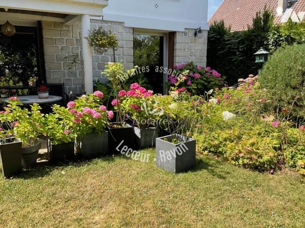 Maison familiale avec jardin, proche gare de Louveciennes