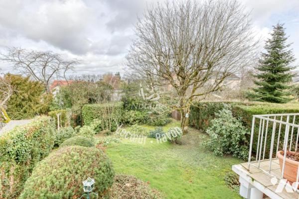 Maison familiale avec jardin, proche gare de Louveciennes