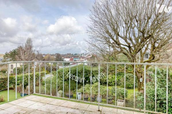 Maison familiale avec jardin, proche gare de Louveciennes