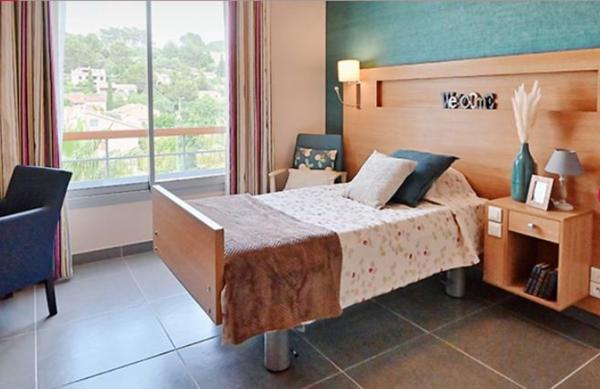 INVESTISSEMENT LOCATIF – Le Revest-les-Eaux – Résidence Ehpad Les Jardins du Revest – 7.36 % de rentabilité