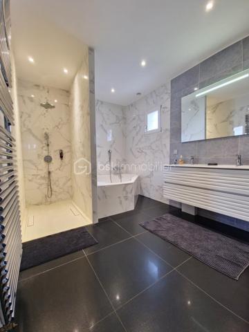 Maison contemporaine de 220 m²