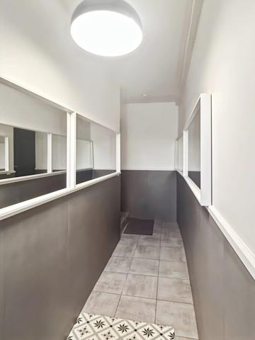 Vente                                                      Immeuble
                        
                                         141 m2                     à Avon