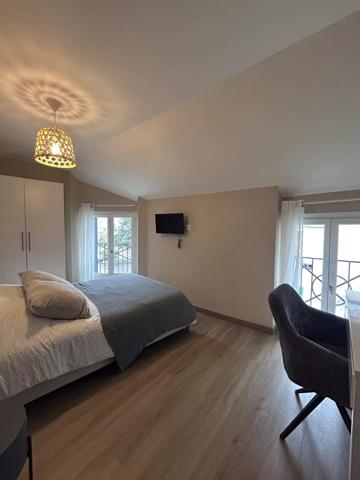 Vente                                                      Immeuble
                        
                                         141 m2                     à Avon