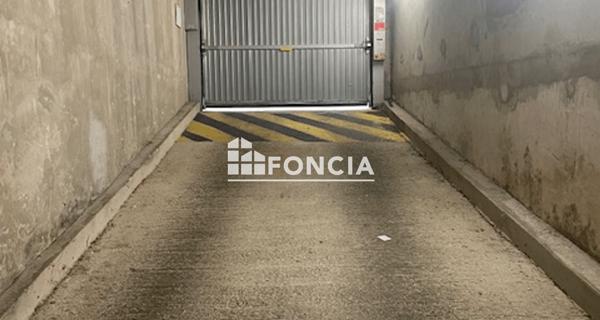 À vendre Parking 12 m² - ÉTampes 91150