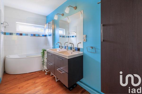 Appartement 4 pièces de 69 m² à Écully (69130)