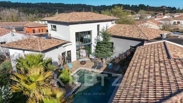 Domaine privé à 15 minutes de Béziers – Villa d’architecte et deux appartements indépendants