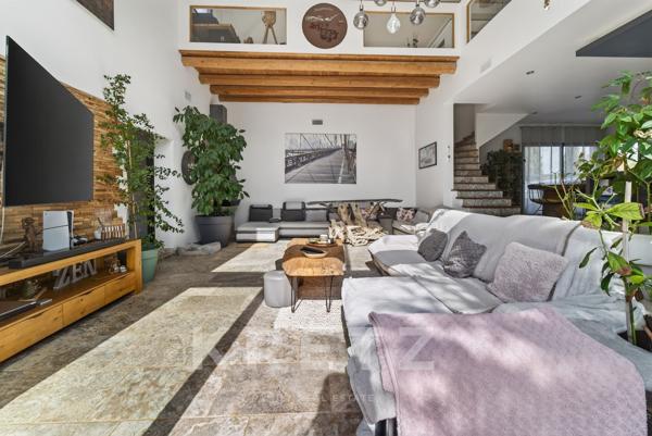 Domaine privé à 15 minutes de Béziers – Villa d’architecte et deux appartements indépendants