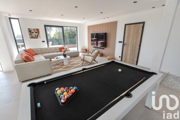 Maison 6 pièces de 270 m² à Roquebrune-sur-Argens (83380)