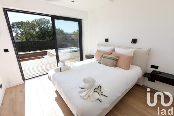 Maison 6 pièces de 270 m² à Roquebrune-sur-Argens (83380)