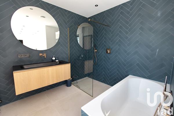 Maison 6 pièces de 270 m² à Roquebrune-sur-Argens (83380)