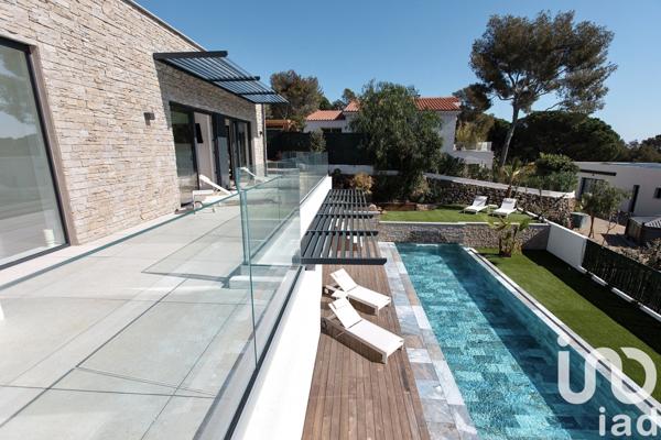 Maison 6 pièces de 270 m² à Roquebrune-sur-Argens (83380)