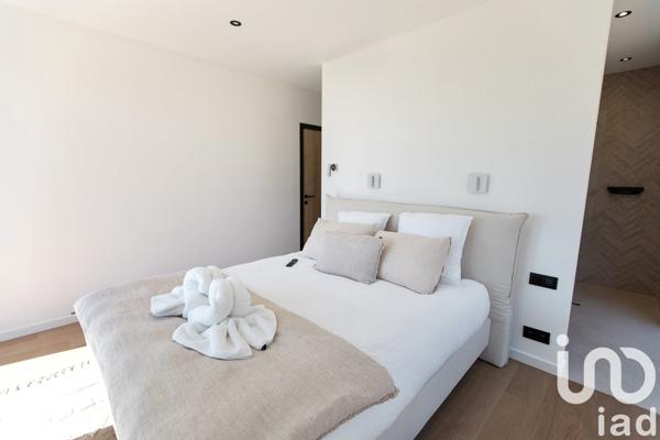 Maison 6 pièces de 270 m² à Roquebrune-sur-Argens (83380)