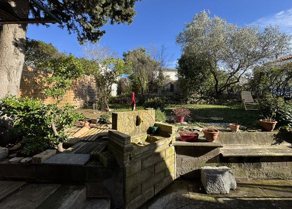 DOUZENS 11700 ? Maison indépendante rénovée, 175 m² utiles, terrain clos 550 m² sans vis-à-vis