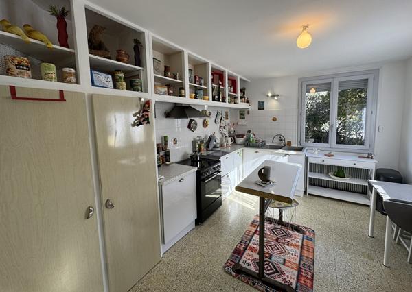 DOUZENS 11700 ? Maison indépendante rénovée, 175 m² utiles, terrain clos 550 m² sans vis-à-vis