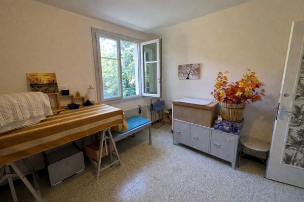 DOUZENS 11700 ? Maison indépendante rénovée, 175 m² utiles, terrain clos 550 m² sans vis-à-vis