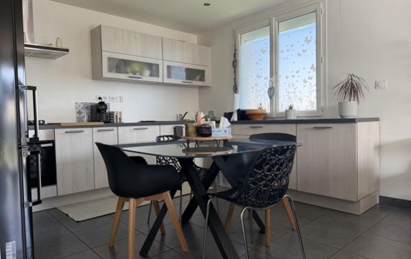 Vente Maison 90m² en bon état / 780m² de terrain rénové(e) Le pont-de-beauvoisin   