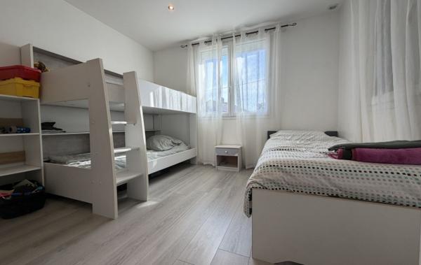 Vente Maison 90m² en bon état / 780m² de terrain rénové(e) Le pont-de-beauvoisin   