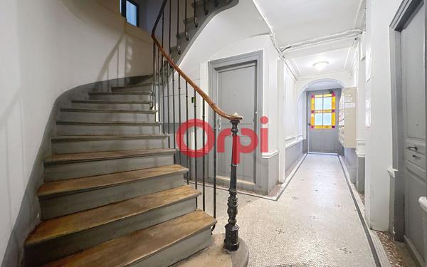 Appartement à vendre    2 pièces •  Paris 18