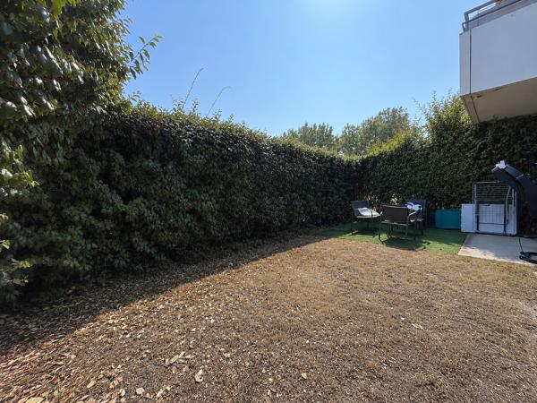 T2 en rez-de-jardin sécurisé et cloturé - résidence récente - Villeneuve-Tolosane (31270)