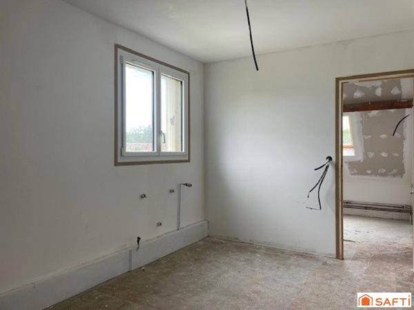 Maison en rénovation complète 127 m2 - 4 chambres - terrain 519 m2 lot avant