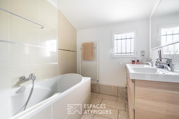 Très beau corps de ferme entièrement rénové avec piscine à Dardilly le Haut